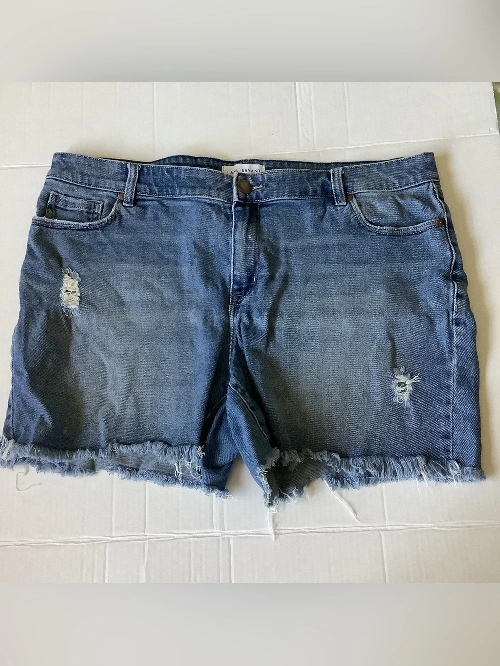 Lane Bryant Distressed Denim Shorts Size 16 Frayed Hem Stretch Blue Cutoff